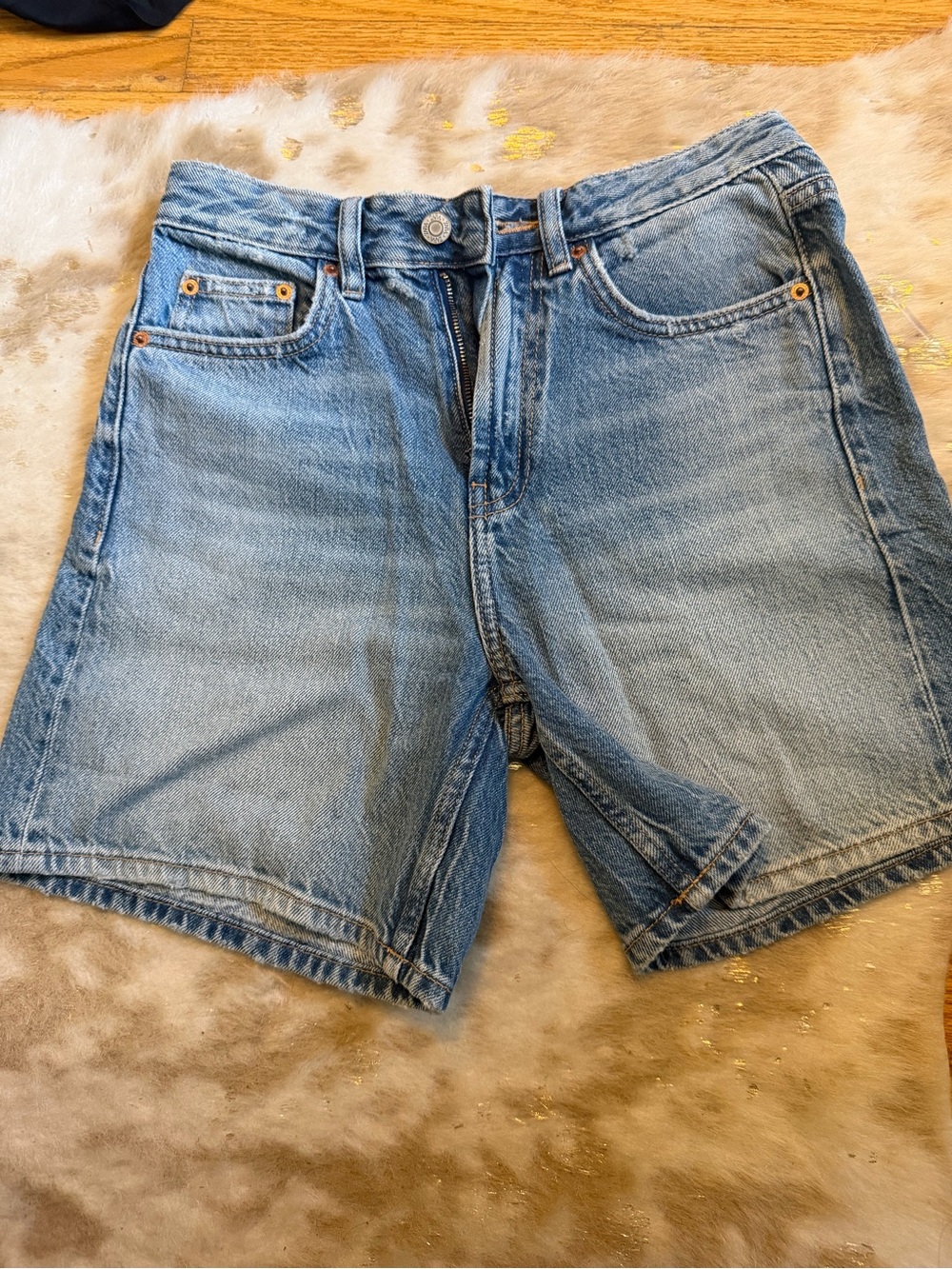 Zara Light Blue Denim Shorts with Five-Pocket Detail